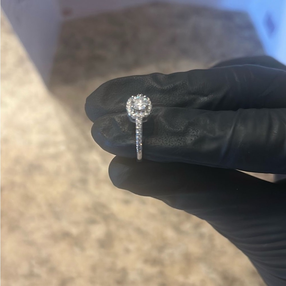 Moissanite 0.5ct sterling silver ring - Picture 5 of 7